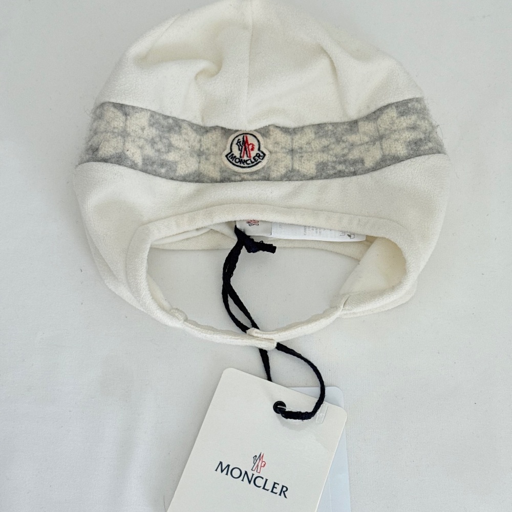 Monocle baby hat.